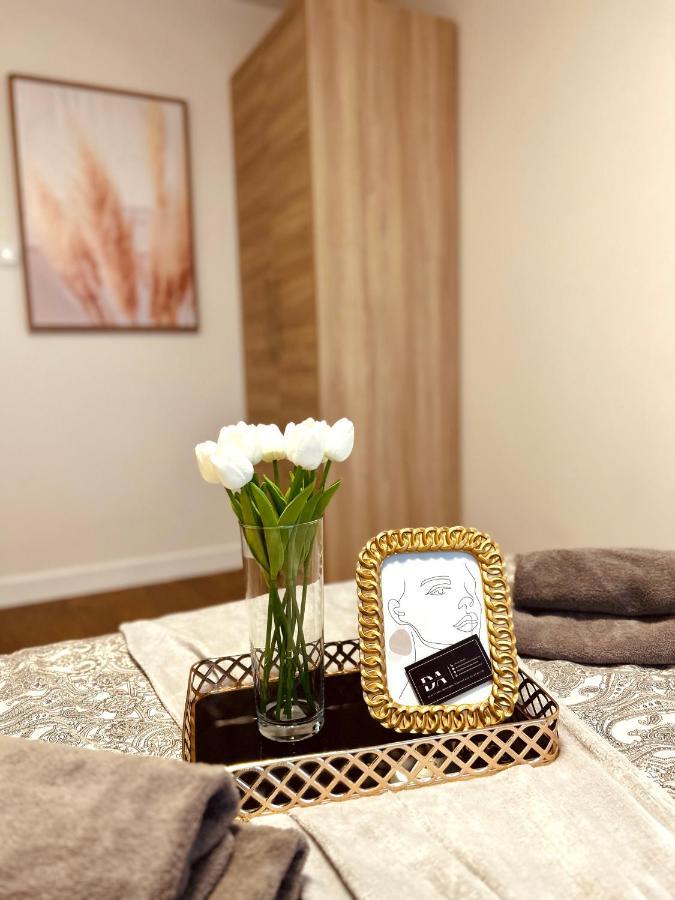 Downtown Apartments Presley Air-Conditioned Rzeszów Εξωτερικό φωτογραφία